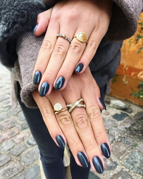 CND Vinylux Nail Polish 101 Asphalt 4 CND Vinylux Nail Polish 101 Asphalt - Billede 4