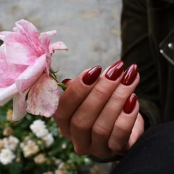 CND Vinylux Nail Polish 106 Bloodline 7 CND Vinylux Nail Polish 106 Bloodline -salling Salg 639370098692 1