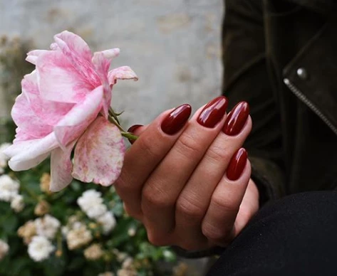 CND Vinylux Nail Polish 106 Bloodline 4 CND Vinylux Nail Polish 106 Bloodline - Billede 4