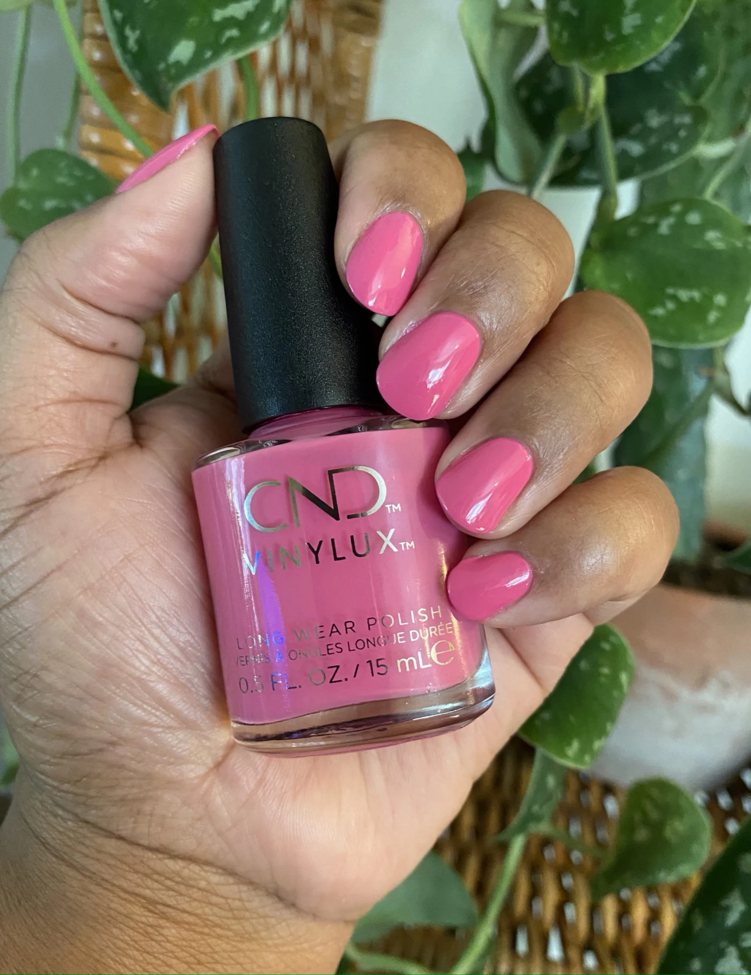 CND Vinylux Nail Polish 121 Hot Pop Pink 5 CND Vinylux Nail Polish 121 Hot Pop Pink - Billede 5