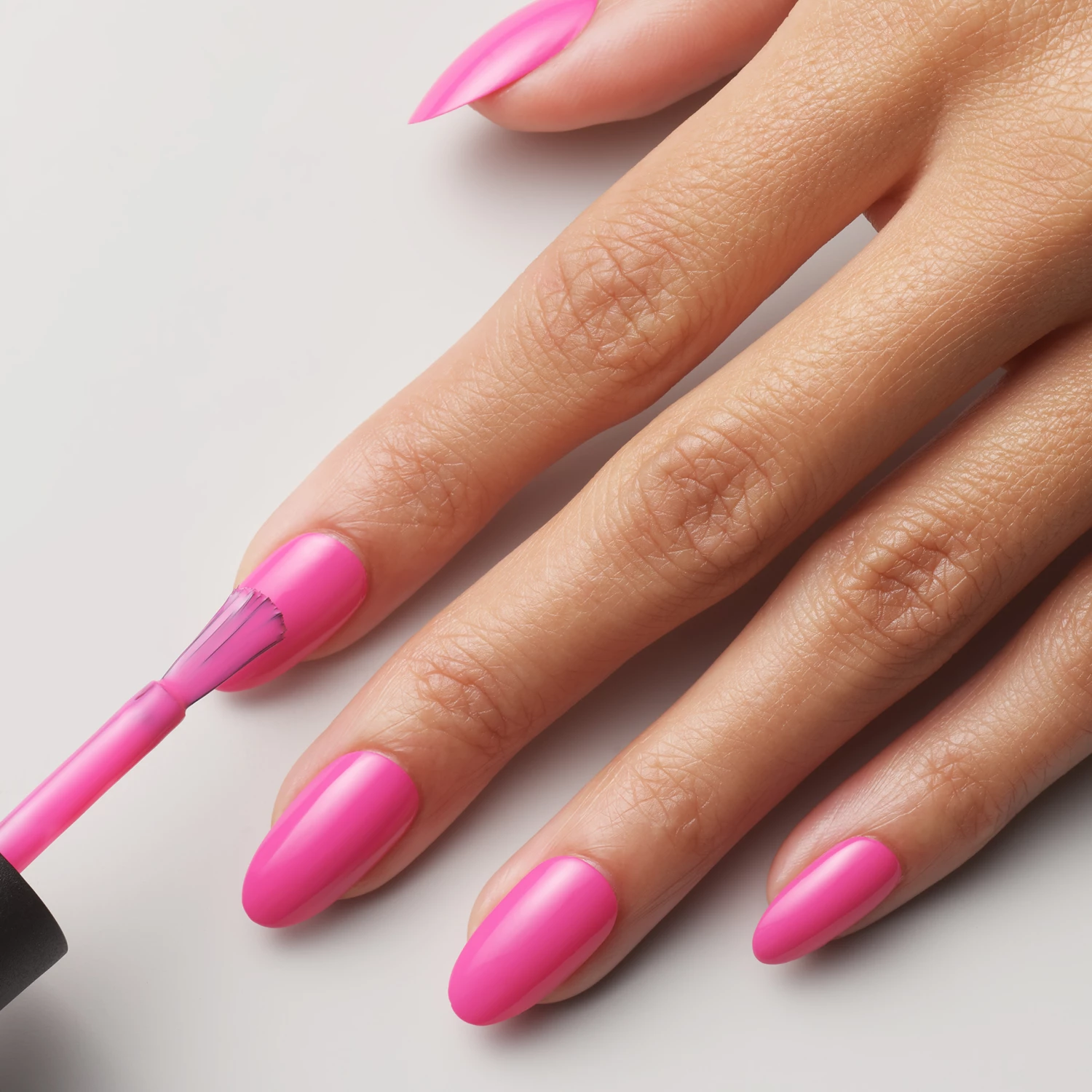 CND Vinylux Nail Polish 121 Hot Pop Pink 3 CND Vinylux Nail Polish 121 Hot Pop Pink - Billede 3