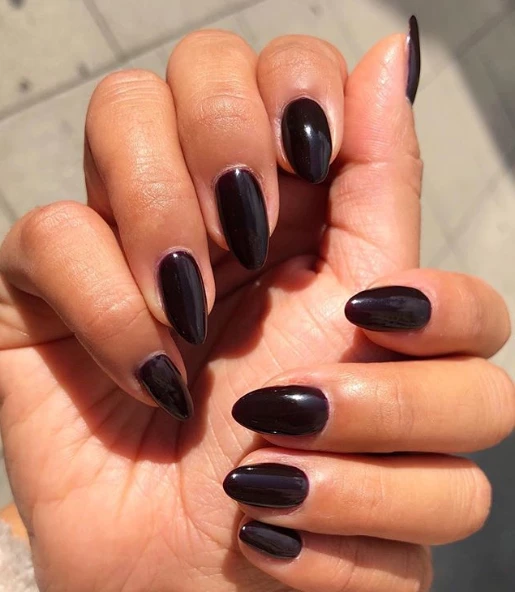 CND Vinylux Nail Polish 159 Dark Dahlia 3 CND Vinylux Nail Polish 159 Dark Dahlia - Billede 3