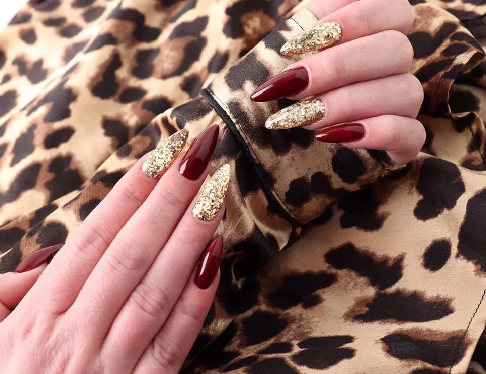 CND Vinylux Nail Polish 222 Oxblood 5 CND Vinylux Nail Polish 222 Oxblood - Billede 5