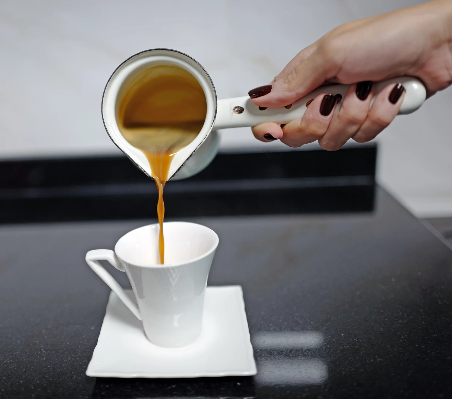 CND Vinylux Nail Polish 304 Black Cherry 3 CND Vinylux Nail Polish 304 Black Cherry - Billede 3