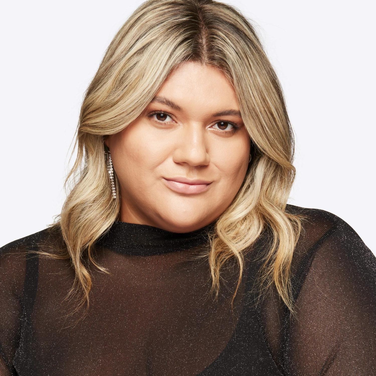 MAC Studio Fix Fluid Spf 15 Foundation NW33 4 MAC Studio Fix Fluid Spf 15 Foundation NW33 - Billede 4