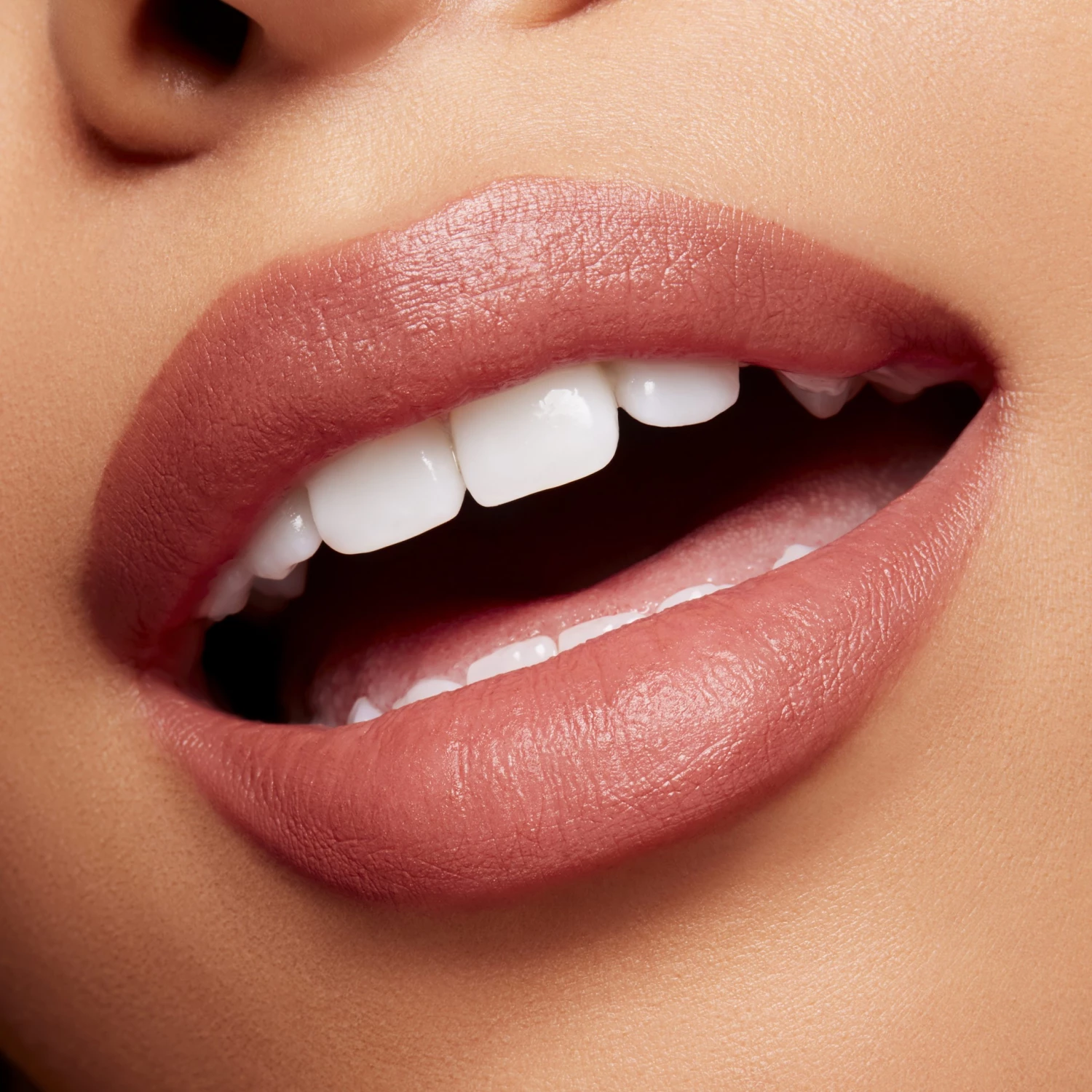 MAC Powder Kiss Slim Stick Læbestift 15 Over The Taupe 2 MAC Powder Kiss Slim Stick Læbestift 15 Over The Taupe - Billede 2