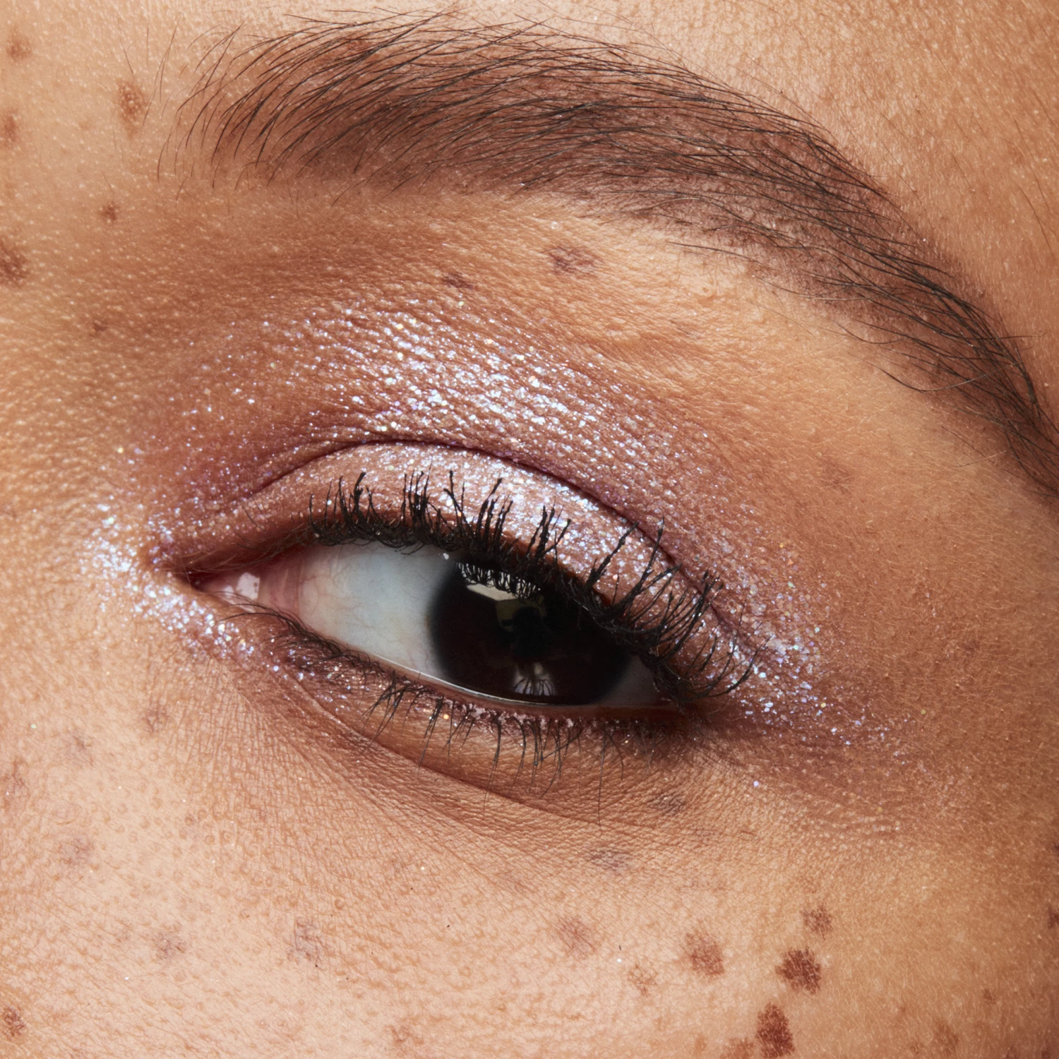 MAC Dazzleshadow Liquid Diamond Crumbles 4 MAC Dazzleshadow Liquid Diamond Crumbles - Billede 4