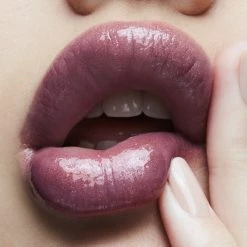 MAC Lipglass Love Child -salling Salg mac lipglass love child 3