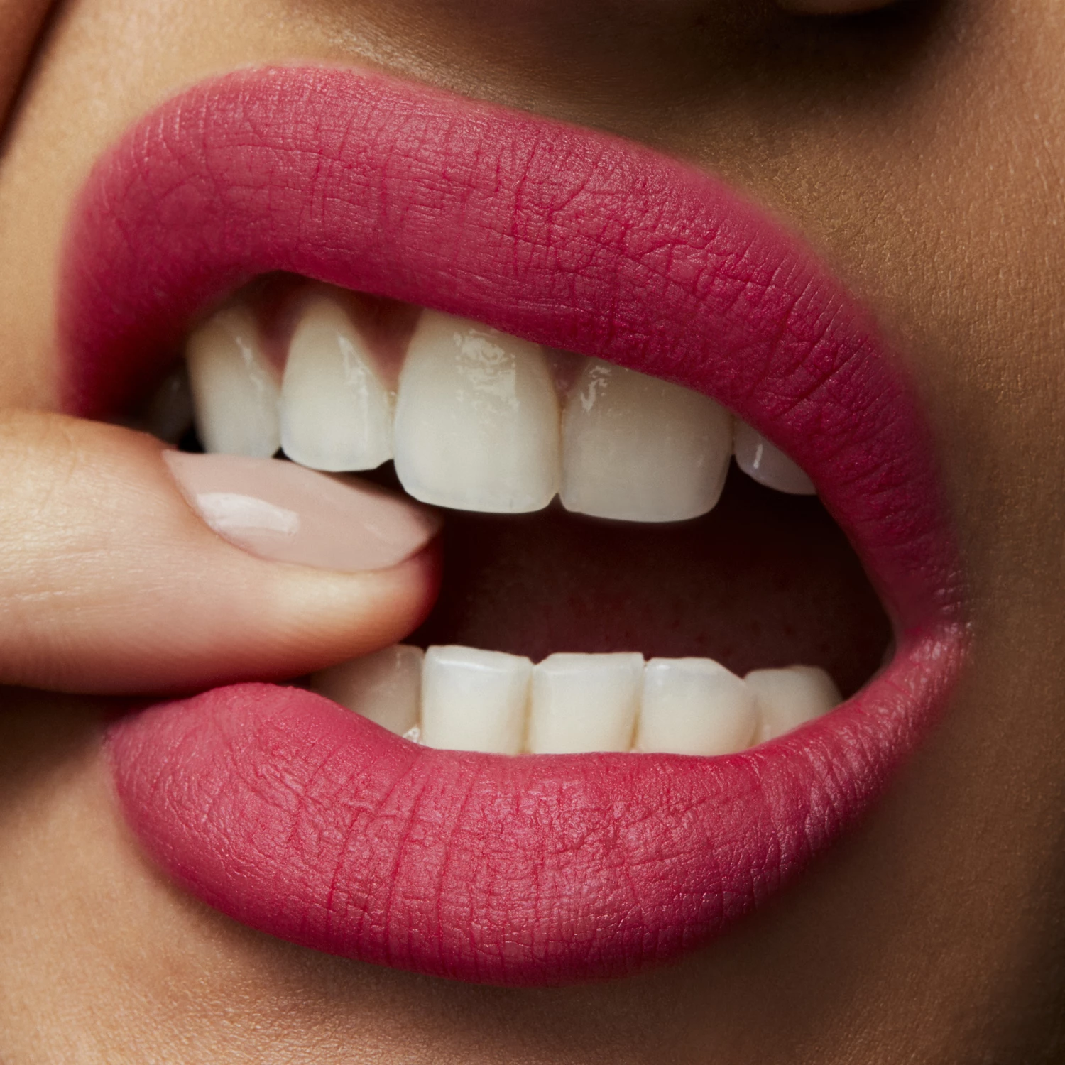 MAC Powder Kiss Lipstick Fall In Love 4 MAC Powder Kiss Lipstick Fall In Love - Billede 4