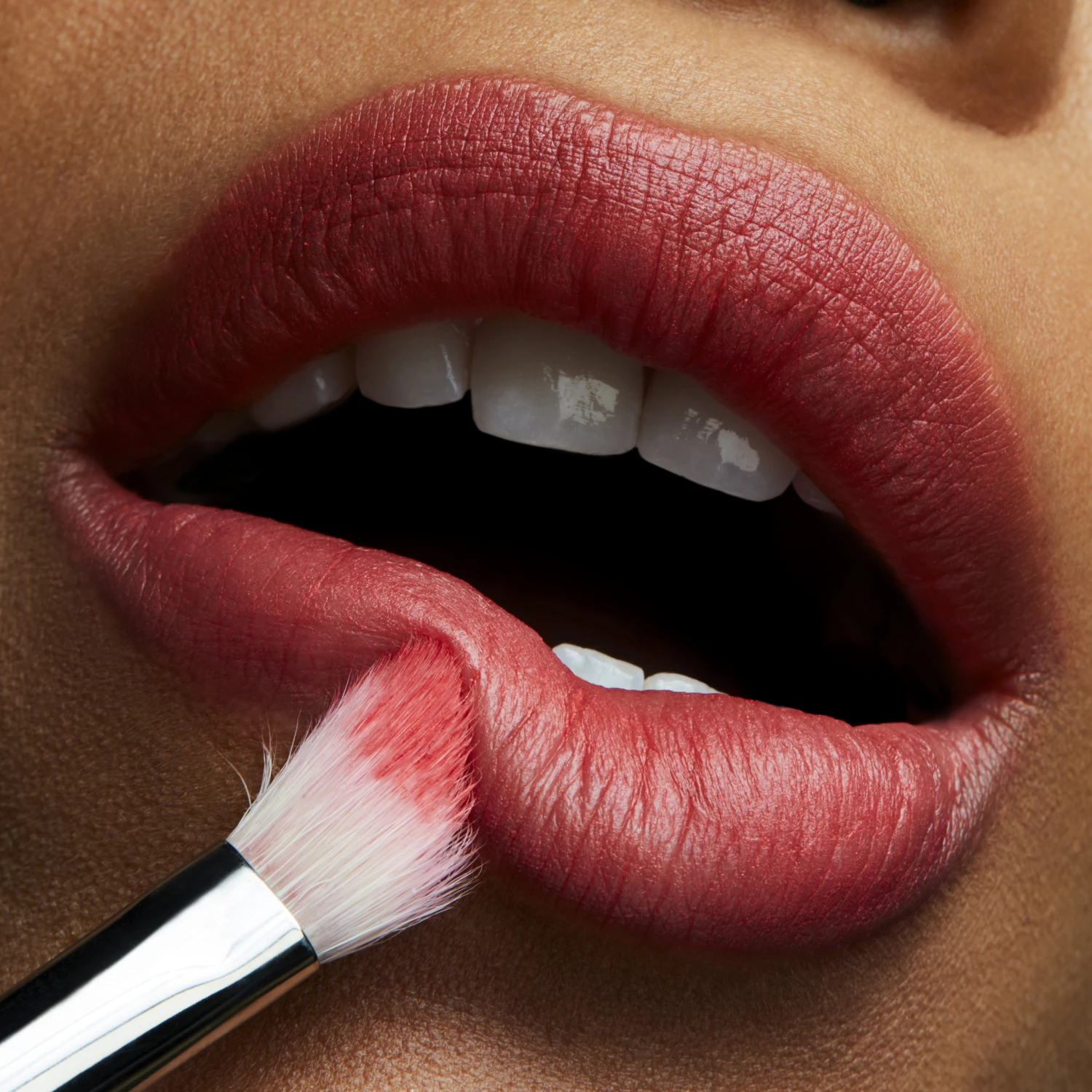 MAC Powder Kiss Lipstick Mandarin O 4 MAC Powder Kiss Lipstick Mandarin O - Billede 4